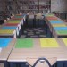 ... sur les tables...
